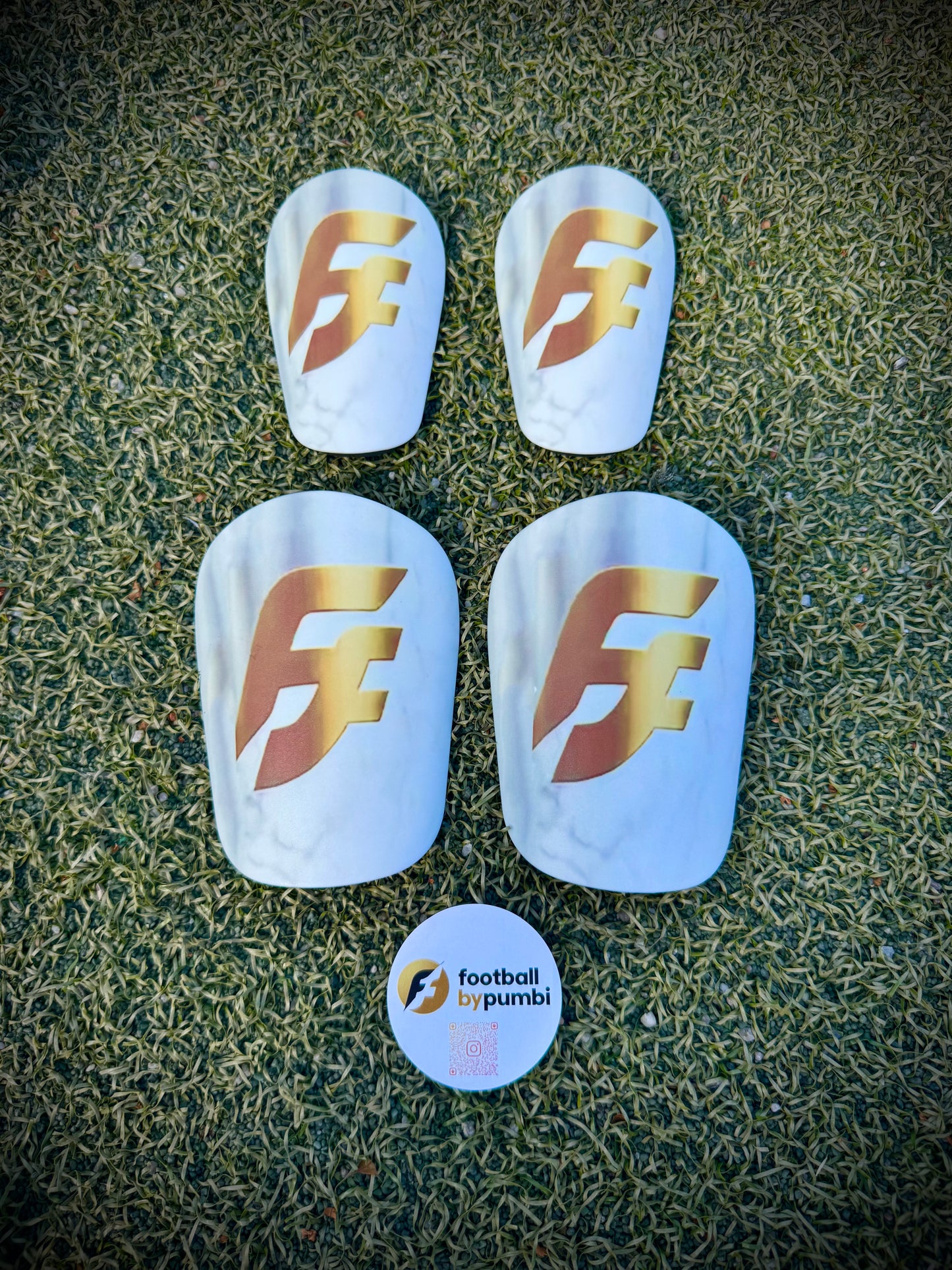 Shin Pads „GoldenMarble“ in 2 versch. Größen inkl. FBP Samttasche