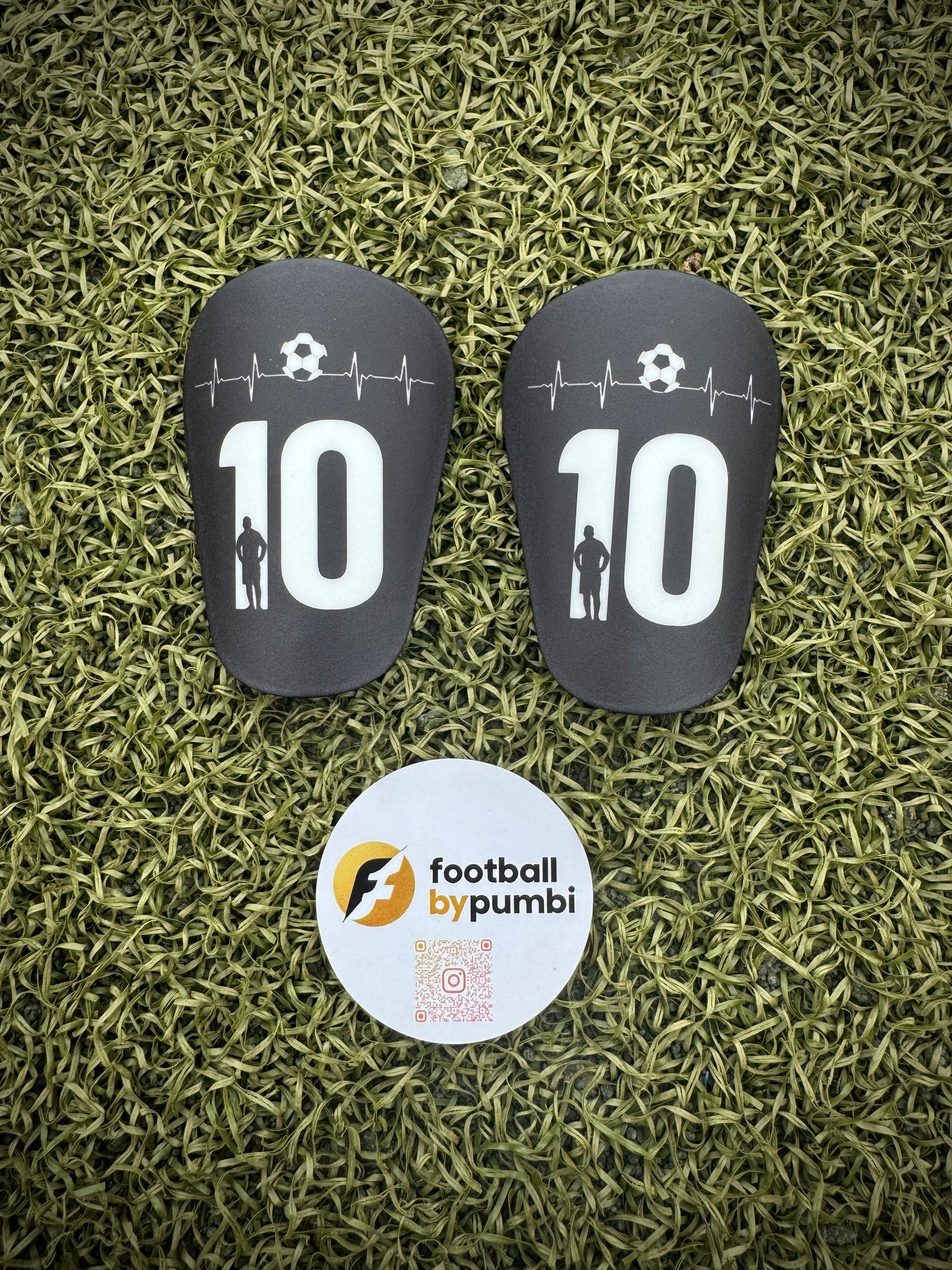 Shin Pads Mini 8*5CM Lionel Style versch. Designs inkl. FBP Samttasche