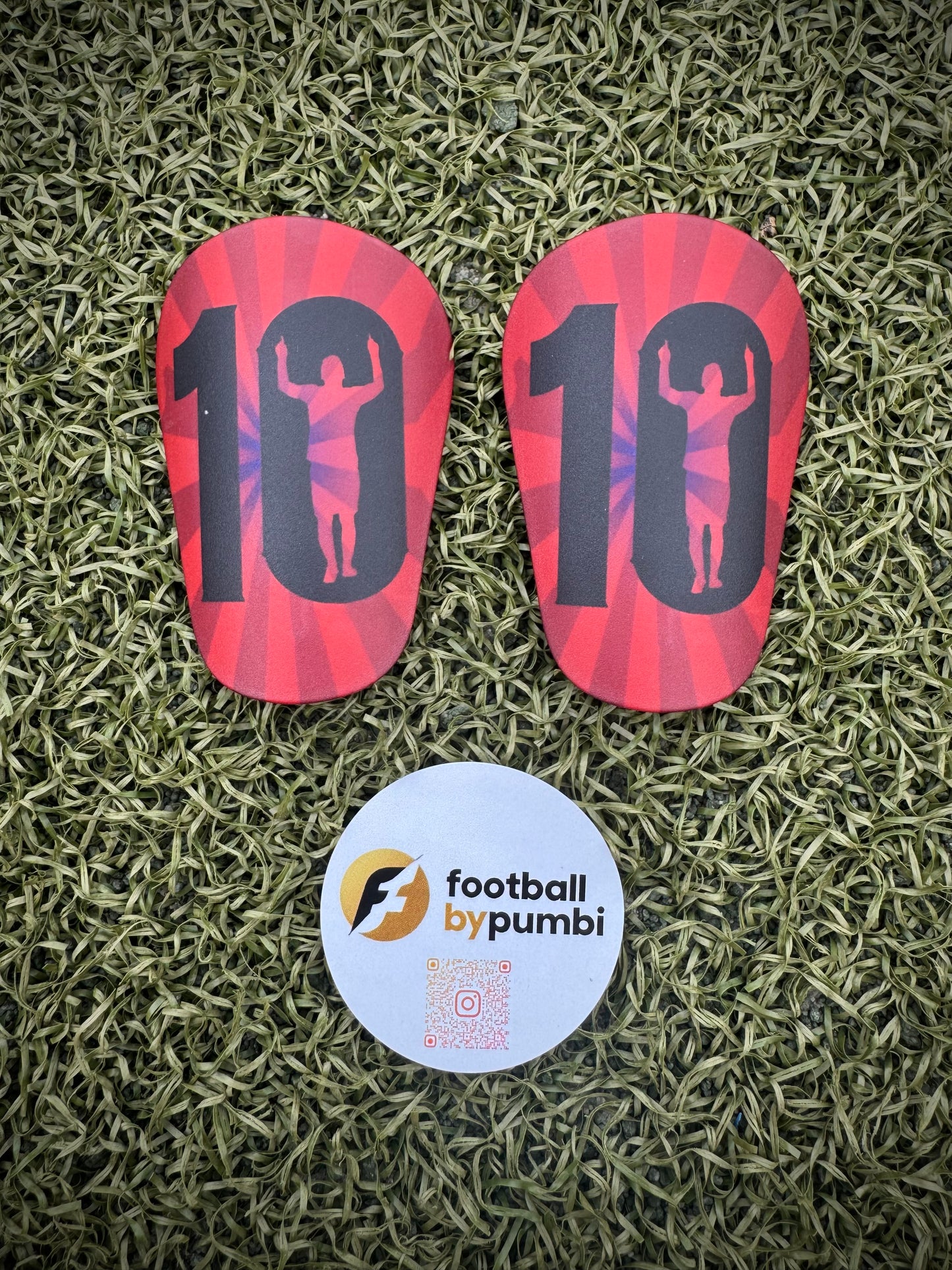 Shin Pads Mini 8*5CM Lionel Style versch. Designs inkl. FBP Samttasche