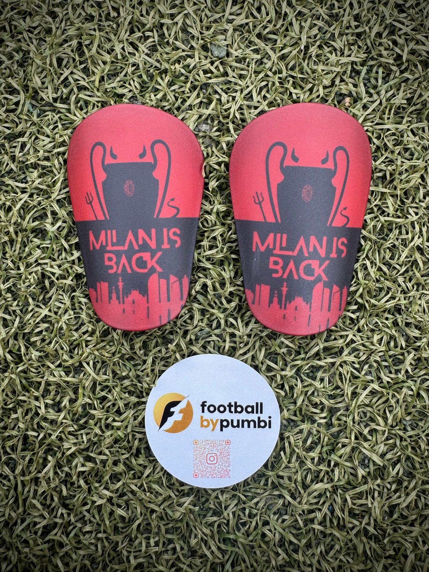 Shin Pads in 7 coolen Designs Mini 8*5CM inkl. FBP Samttasche