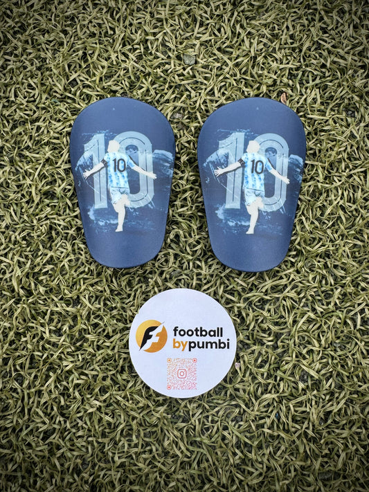 Shin Pads Mini 8*5CM Lionel Style versch. Designs inkl. FBP Samttasche