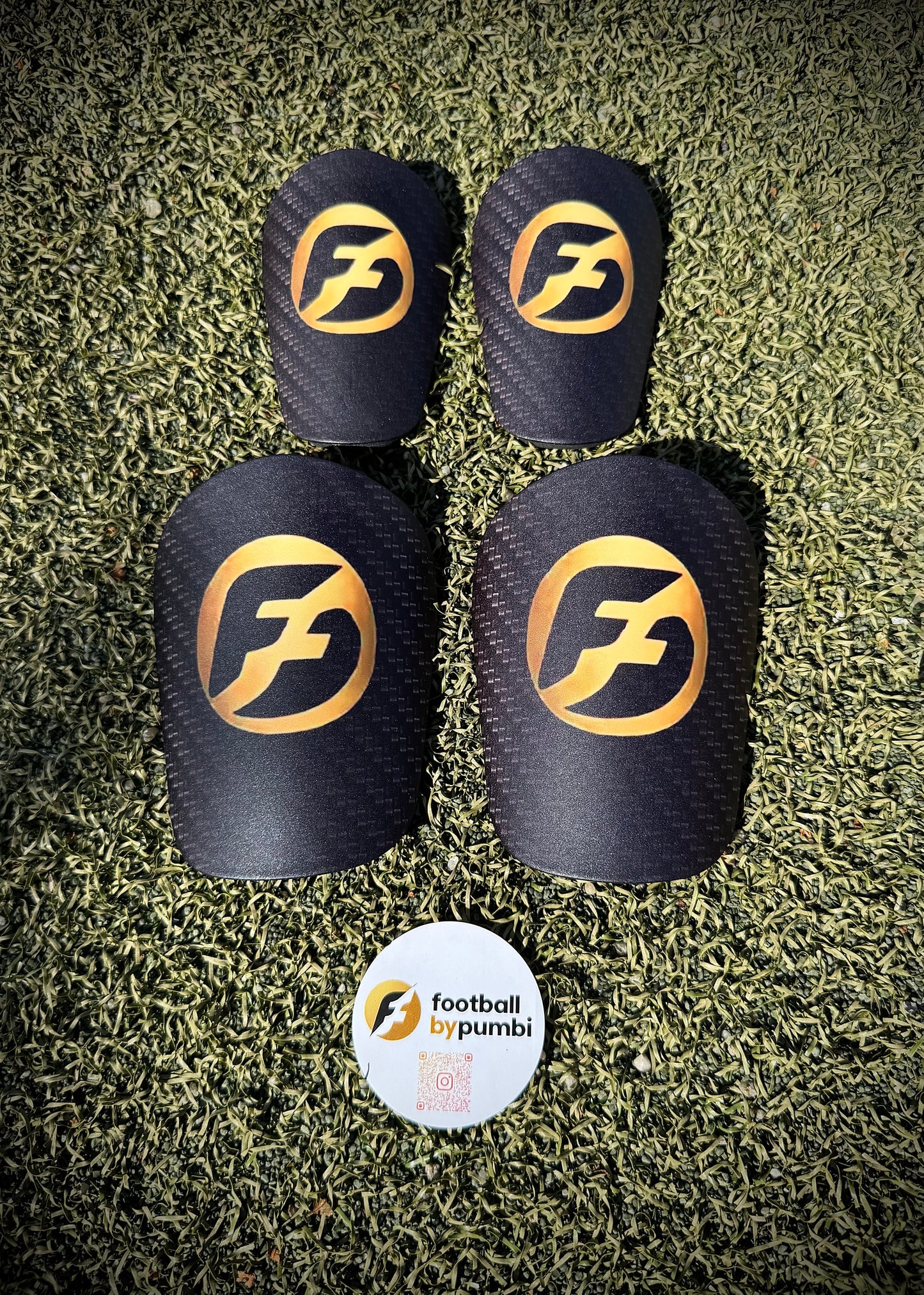 Shin Pads FBP-„GoldenCarbon“ in 2 versch. Größen inkl. FBP-Samttasche