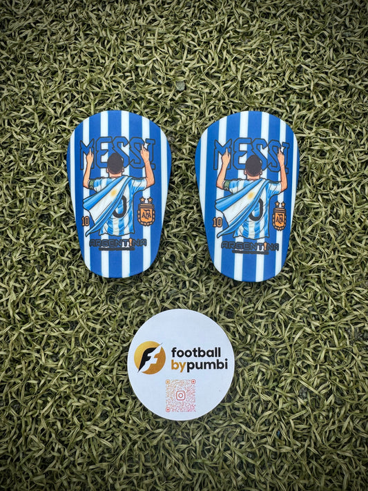 Shin Pads Mini 8*5CM Lionel Style versch. Designs inkl. FBP Samttasche