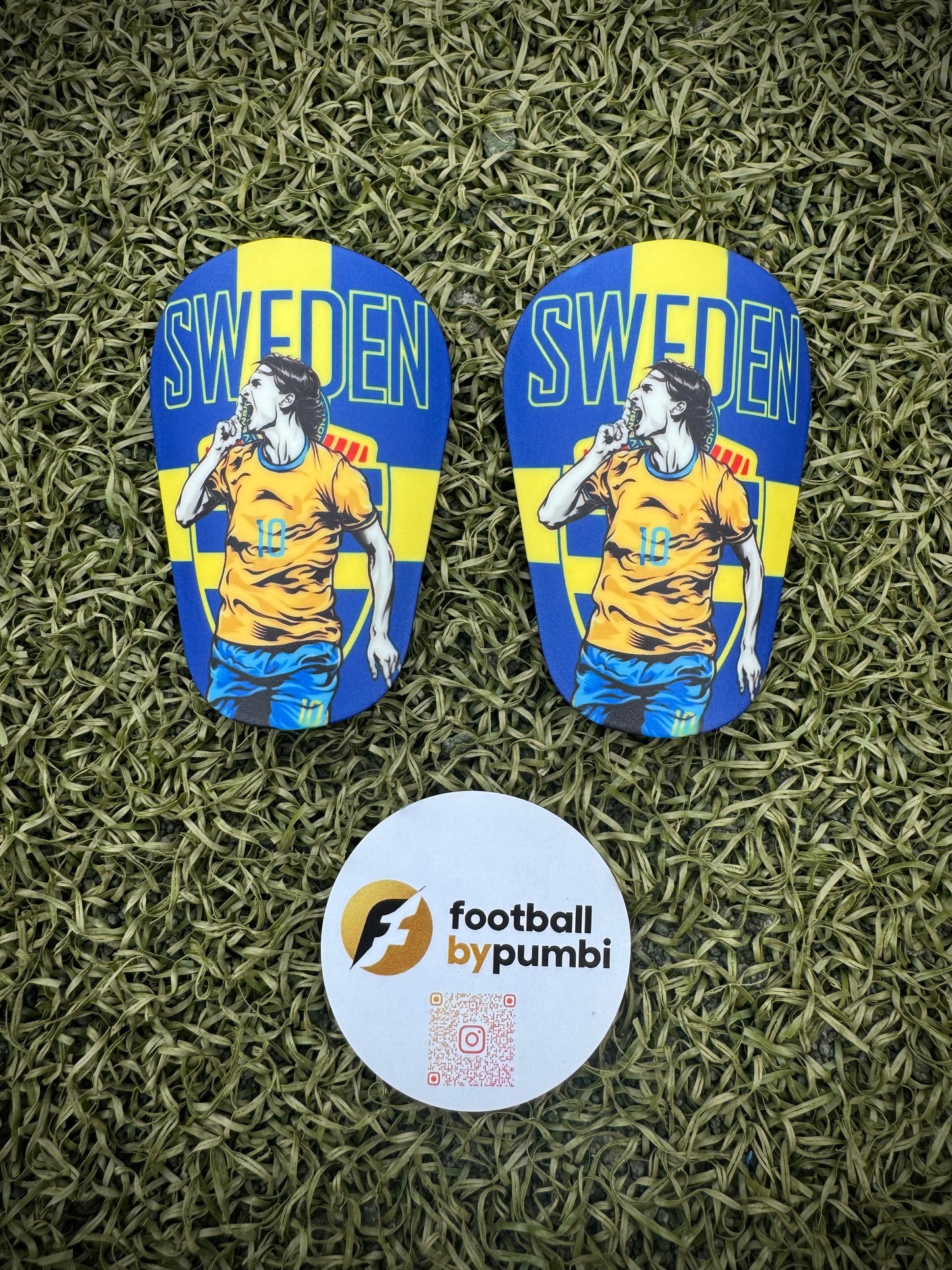 Shin Pads Player Mini 8*5CM inkl. FBP Samttasche