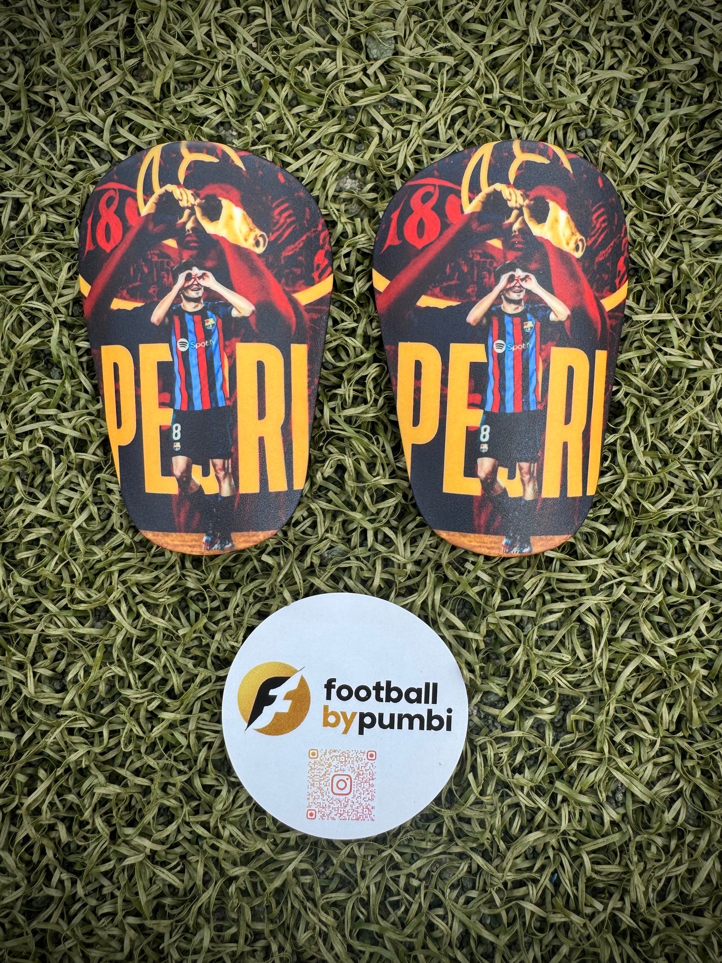 Shin Pads Player Mini 8*5CM inkl. FBP Samttasche