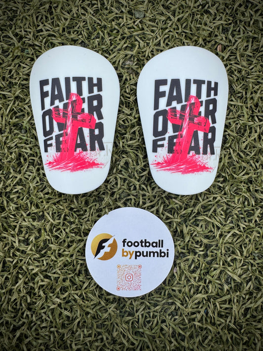Shin Pads in 7 coolen Designs Mini 8*5CM inkl. FBP Samttasche